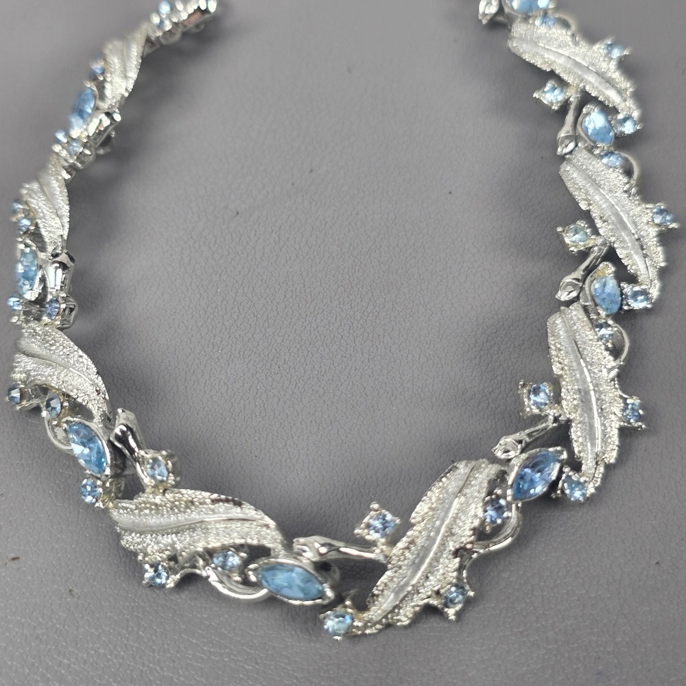Vintage Coro Pat Pend Silver Tone Blue Rhinestone Crystal Leaf Choker Necklace